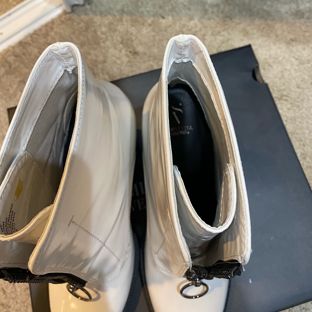 Boot - Picture 3 of 6